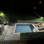 White Rose Jakuzili Ve Isitma Havuzlu Villa *
