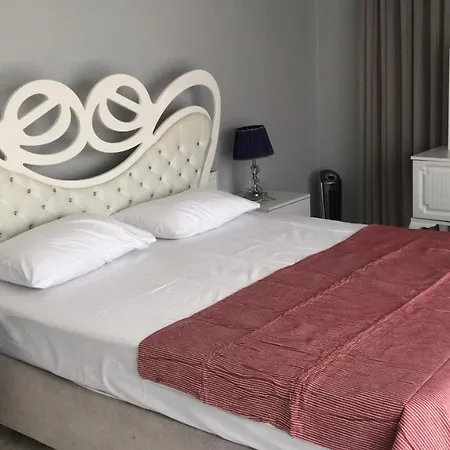 Villa White Rose Jakuzili Ve Isitma Havuzlu *