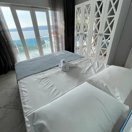 White Rose Jakuzili Ve Isitma Havuzlu Villa *