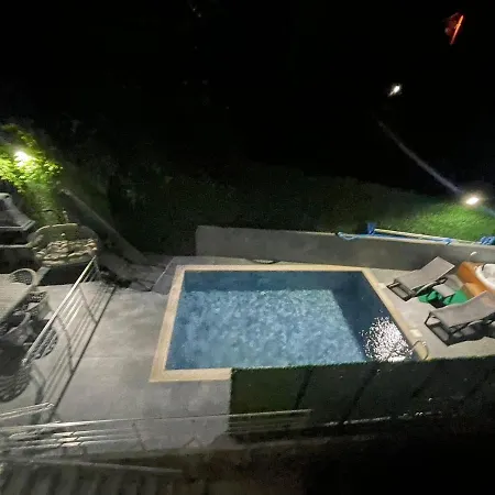 White Rose Jakuzili Ve Isitma Havuzlu Villa *