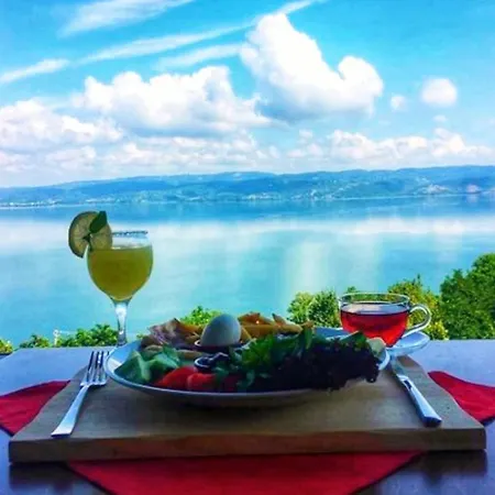 White Rose Jakuzili Ve Isitma Havuzlu *