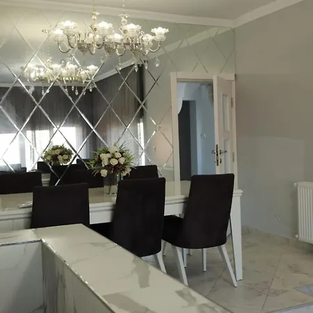 White Rose Jakuzili Ve Isitma Havuzlu Villa *