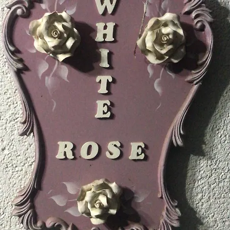 빌라 White Rose Jakuzili Ve Isitma Havuzlu