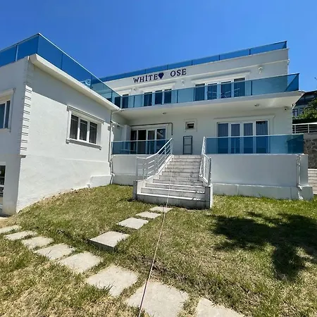 Villa White Rose Jakuzili Ve Isitma Havuzlu
