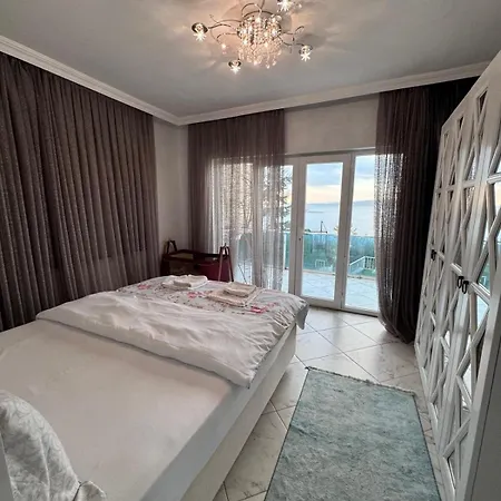 White Rose Jakuzili Ve Isitma Havuzlu Villa *