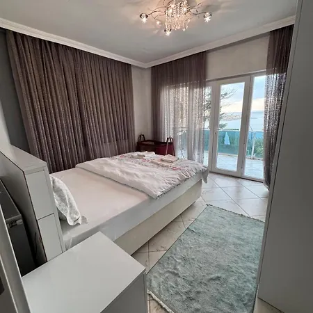White Rose Jakuzili Ve Isitma Havuzlu Villa *